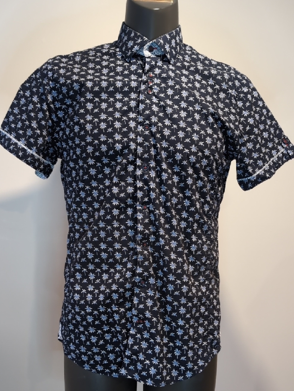 Au Noir Navy Blue Palm Tree Print Button-Up Shirt Size 4 Large Short Sleeves